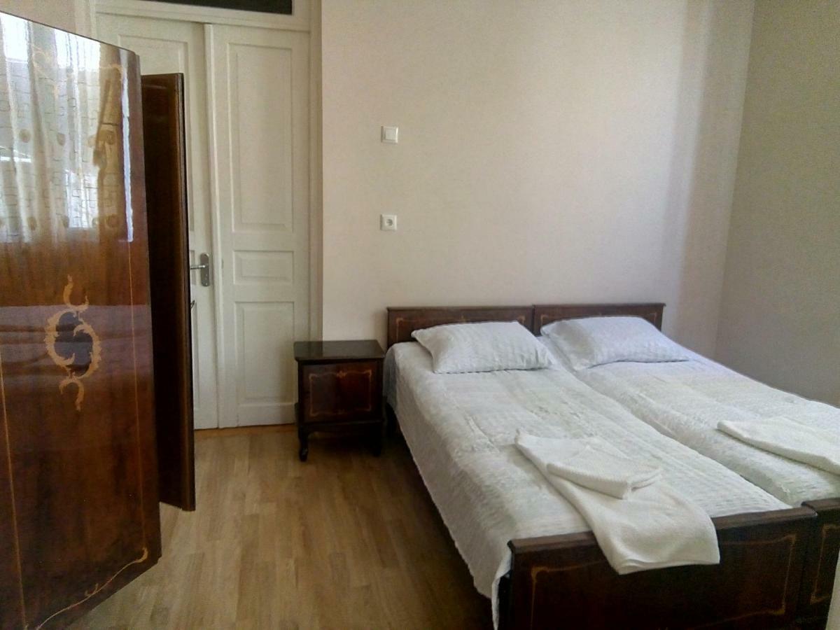 Sunny House Kobuleti Hotel Exterior photo